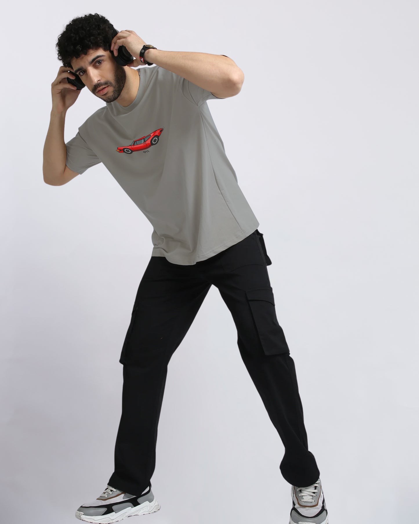 911